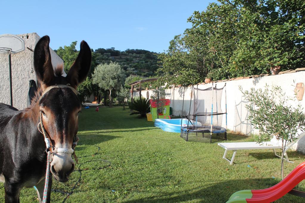 Casa Vacanze Borgo Borghese Sant'Alessio Siculo Bagian luar foto